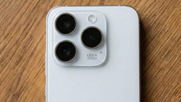 Le Xiaomi 18 se dévoile plus tôt que prévu et impressionne par sa ressemblance avec l'iPhone 4 Le Xiaomi 18 se dévoile avant l'heure et impressionne par sa ressemblance avec l'iPhone