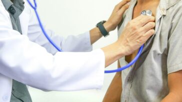 Pourquoi les hommes voient leur risque cardiaque augmenter dès 35 ans : explications sur l'écart avec les femmes 2 Selon une nouvelle étude, chez les hommes, le risque de maladies cardiovasculaires augmente plus tôt que chez les femmes, dès l'âge de 35 ans / Photo: iStock