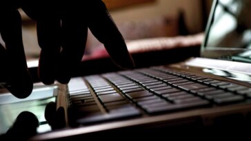 Réseau de streaming illégal démantelé : 120 utilisateurs épinglés, quels risques encourent-ils ? 23 Réseau de streaming illégal démantelé : 120 utilisateurs épinglés, quels risques encourent-ils ?