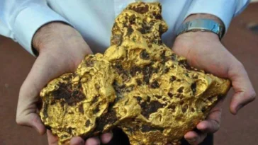 Un mystérieux leak au cœur de la Terre pourrait faire remonter d'anciens trésors d'or à la surface
