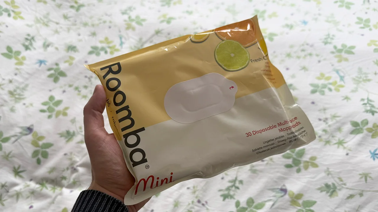 iRobot présente le Roomba Mini, le robot nettoyeur au style épuré et compact 6 Pack de 30 lingettes inclus avec le robot