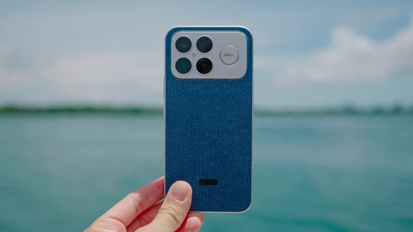 4 smartphones avec batterie longue durée : ne soyez jamais à court d'énergie durant la journée 4 POCO F8 Ultra