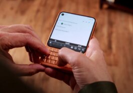 Ce n'est pas un BlackBerry, c'est encore mieux : un smartphone Android avec clavier physique qui cartonne en précommandes