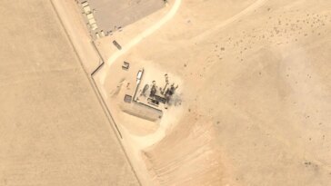 L'Iran anéantit les précieux radars antimissiles américains en utilisant des drones kamikazes en Méditerranée 13 Irán destruye con drones kamikaze los radares antimisiles más valiosos de EE.UU. desplegados en Oriente Medio