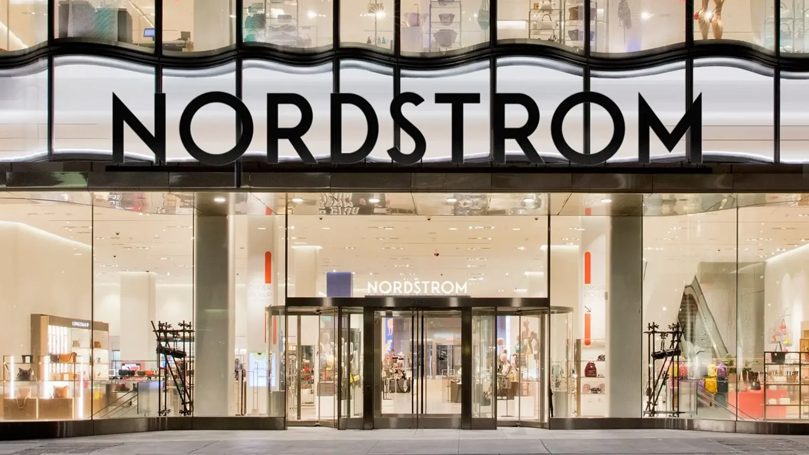 Le système de messagerie de Nordstrom abusé pour envoyer des arnaques à la crypto aux clients
