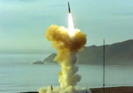 Les États-Unis tirent un missile nucléaire à des milliers de kilomètres du Pacifique : un message fort face à l'Iran 37 EE.UU. lanza un misil nuclear a miles de kilómetros del Pacífico en pleno conflicto con Irán: es un claro mensaje