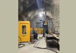 Une équipe scientifique résout le problème des déchets nucléaires grâce à une solution vieille de 175 millions d'années 70 Plateforme de perforation dans le laboratoire souterrain de Mont Terri