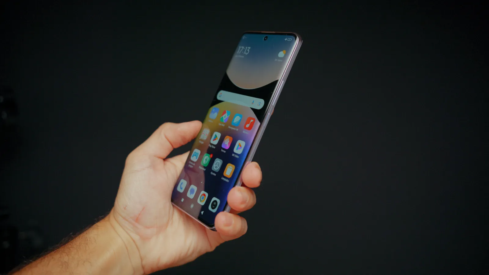 La fonction vintage de MIUI que HyperOS a conservée dans tous les mobiles 3 regardant l'écran du Redmi Note 14 Pro+