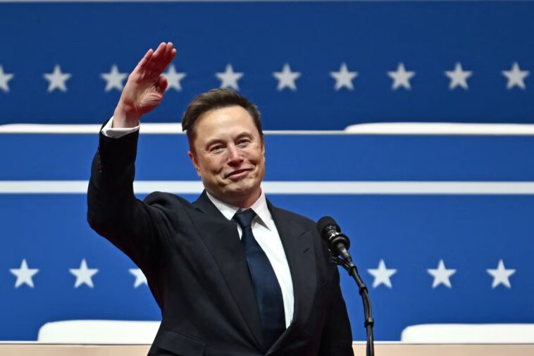 Elon Musk a récemment posté sur la race plus de 850 fois : rapport 1 Elon Musk a récemment posté sur la race plus de 850 fois : rapport