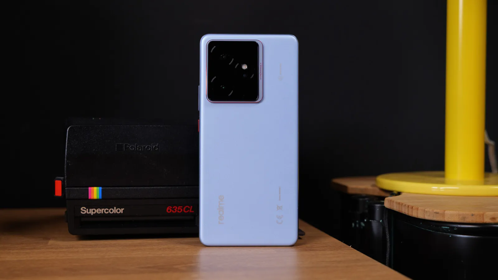 4 smartphones puissants avec une grande autonomie pour une expérience de jeu de console 2 Design arrière du realme GT 7