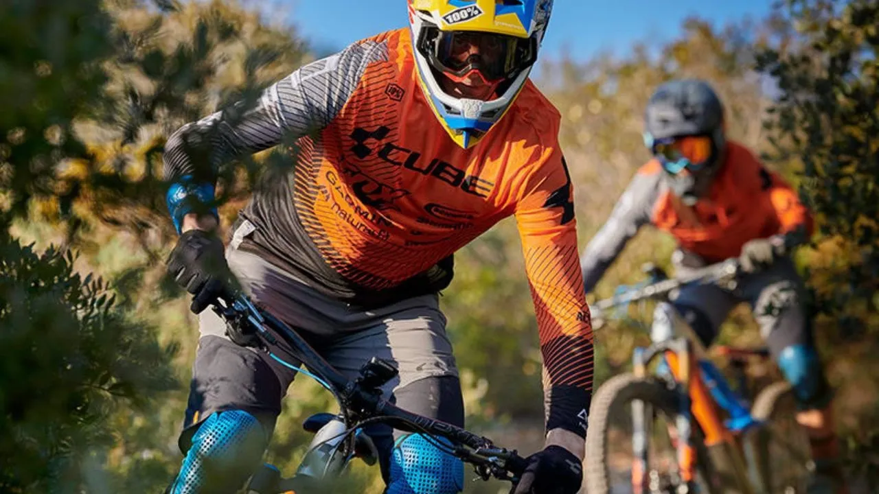 5 grandes montres pour cyclistes avec GPS, bonne batterie et meilleur écran 2 Montant à vélo