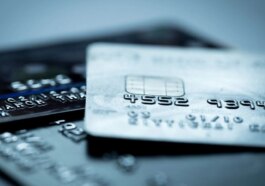 Dans les coulisses d'un guide clandestin : comment les acteurs malveillants évaluent les boutiques de cartes de crédit volées