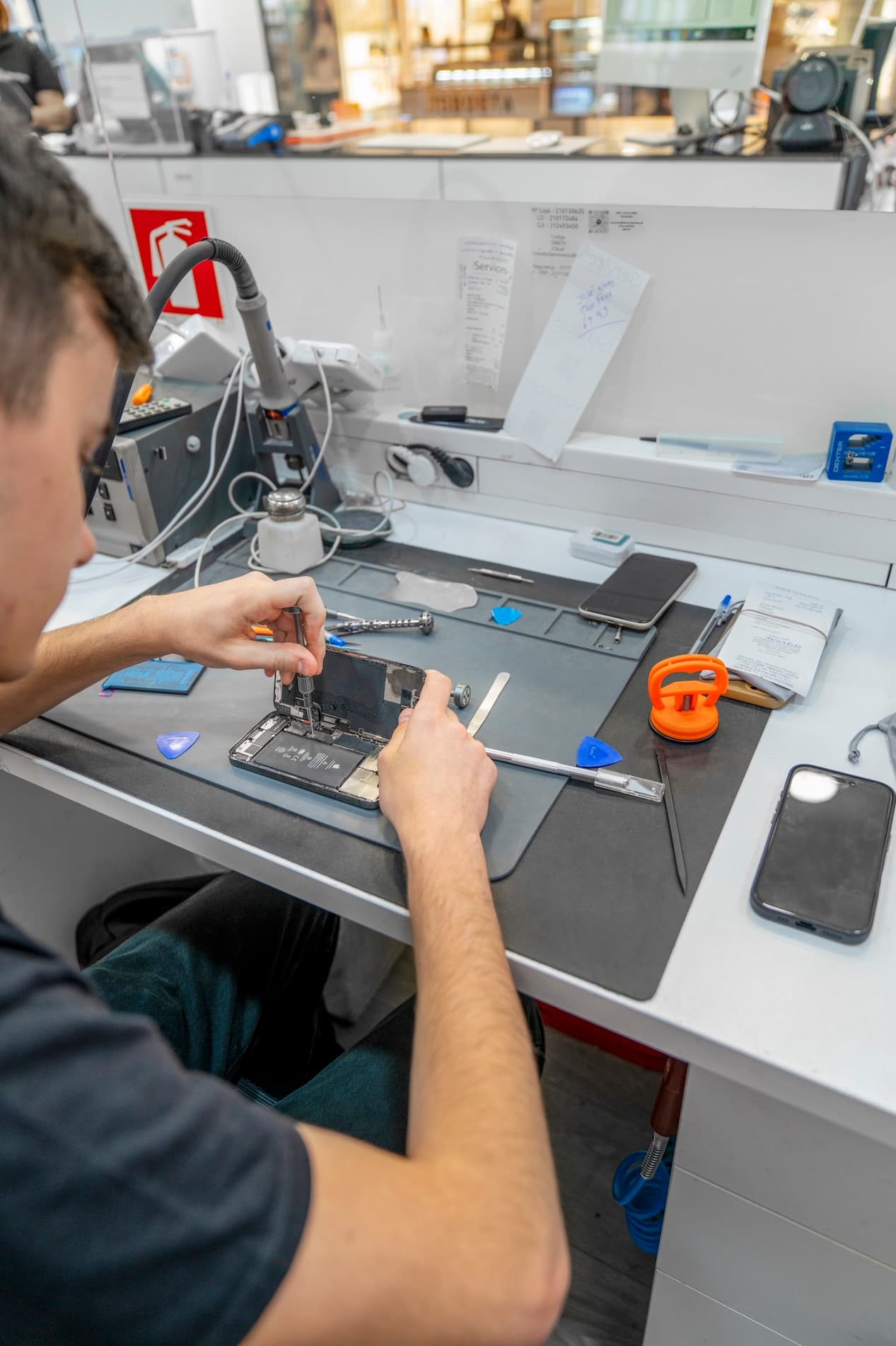 Reporter la réparation de votre smartphone peut multiplier vos coûts en flèche 4 1777640860 637 Reporter la reparation de votre smartphone peut multiplier vos couts
