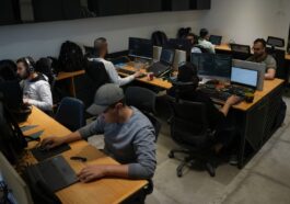 Les travailleurs numériques de Gaza freelancent pendant les coupures d'électricité