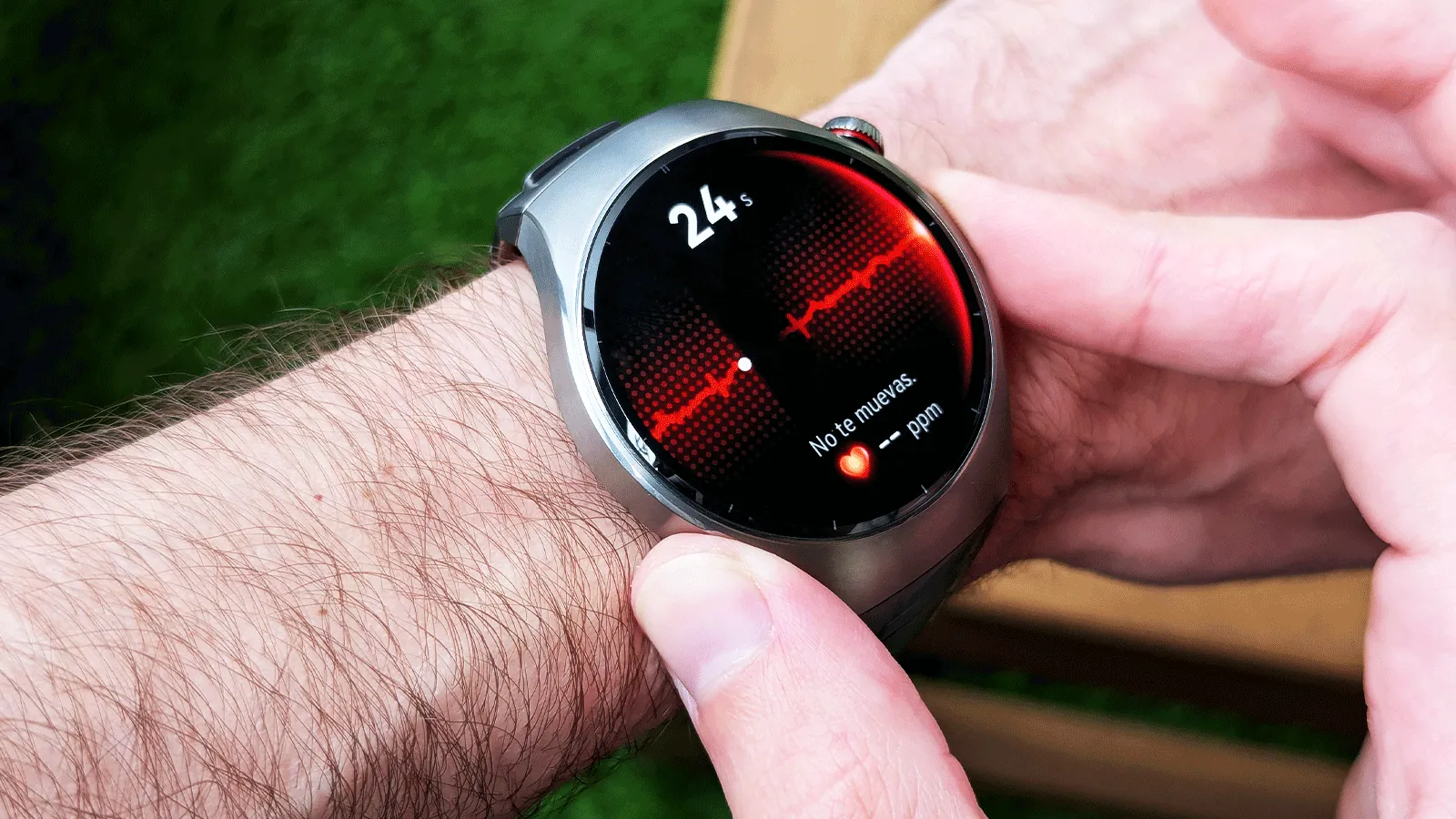 Ne vous achetez pas une montre connectée si vous avez des tatouages 3 Test X-TAP Huawei Watch 5