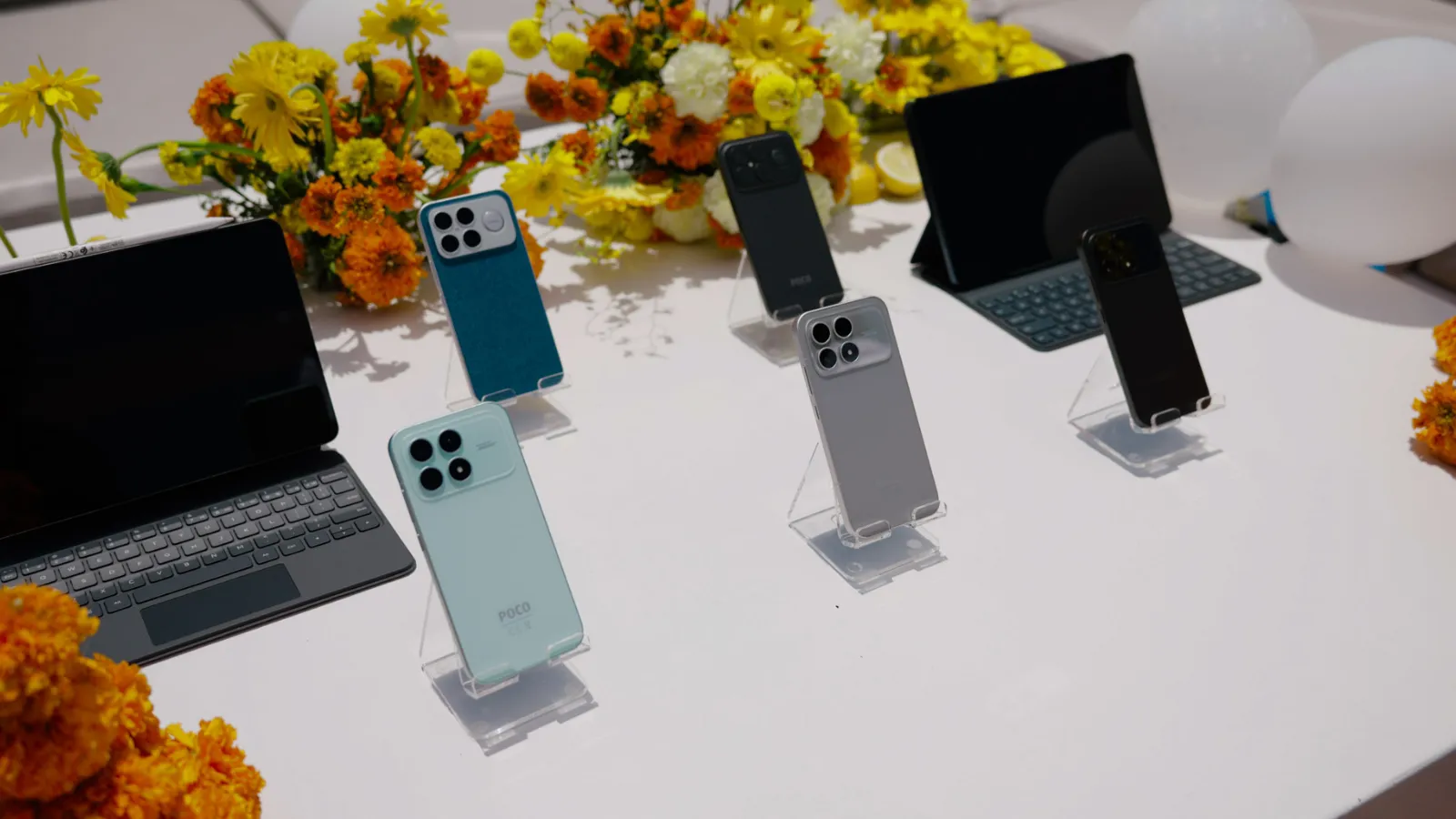 Le POCO F9 Pro hypothétique devrait surpasser la concurrence avec une batterie de 9000 mAh et un processeur haut de gamme 3 Couleurs disponibles pour le POCO F8 Pro et le POCO F8 Ultra