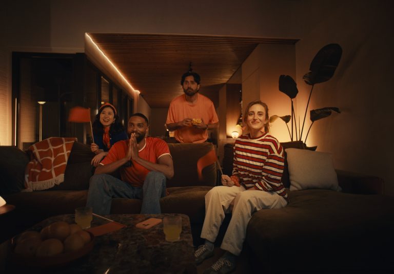 Éclairage connecté pour la Coupe du Monde : Philips Hue et WiZ célèbrent les buts, équipes et cartons en lumière live 4 La fête peut commencer. (Photo : Signify)