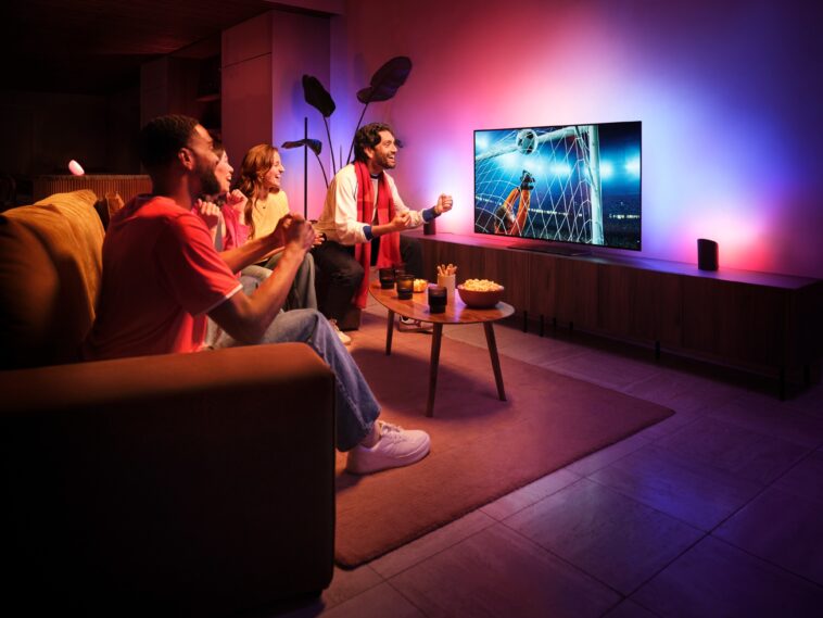 Éclairage connecté pour la Coupe du Monde : Philips Hue et WiZ célèbrent les buts, équipes et cartons en lumière live 1 Sports Live zur WM: Philips Hue und WiZ mit Toren, Teams und Karten in smartem Hintergrundlicht