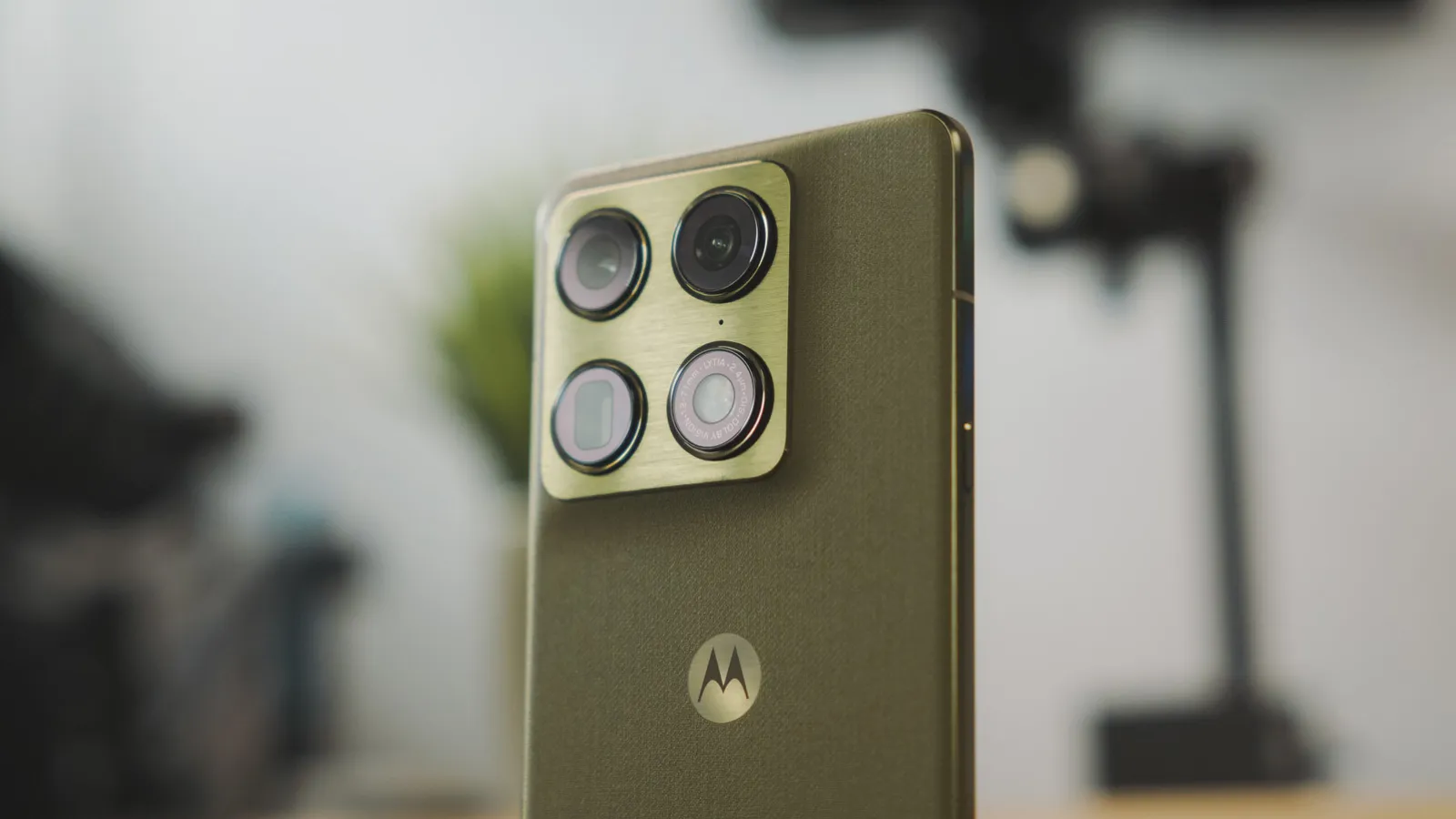Les 5 meilleurs smartphones équipés du processeur Snapdragon 8 Elite Gen 5 6 Caméras du Motorola Signature