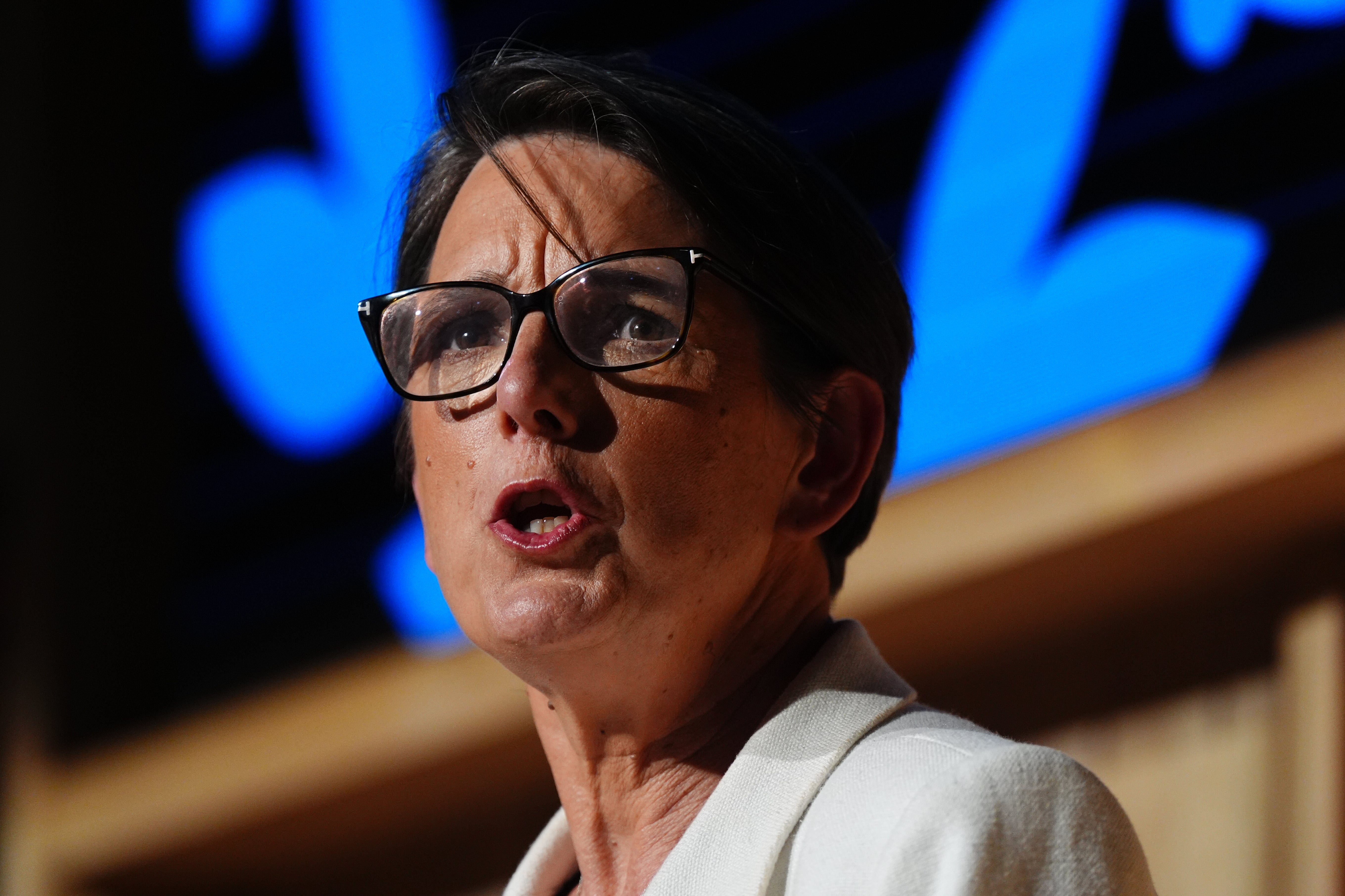 GCHQ établit les plans pour un système national de cyberdéfense par IA, une première mondiale 2 Anne Keast-Butler a qualifié l'intelligence artificielle d'une « force irrésistible » (Jacob King/PA)