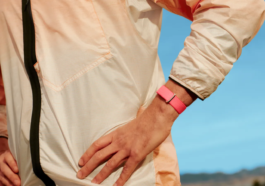 La nouvelle Google Fitbit Air reproduit-elle les notifications du smartphone ou ne vibre-t-elle même pas ?