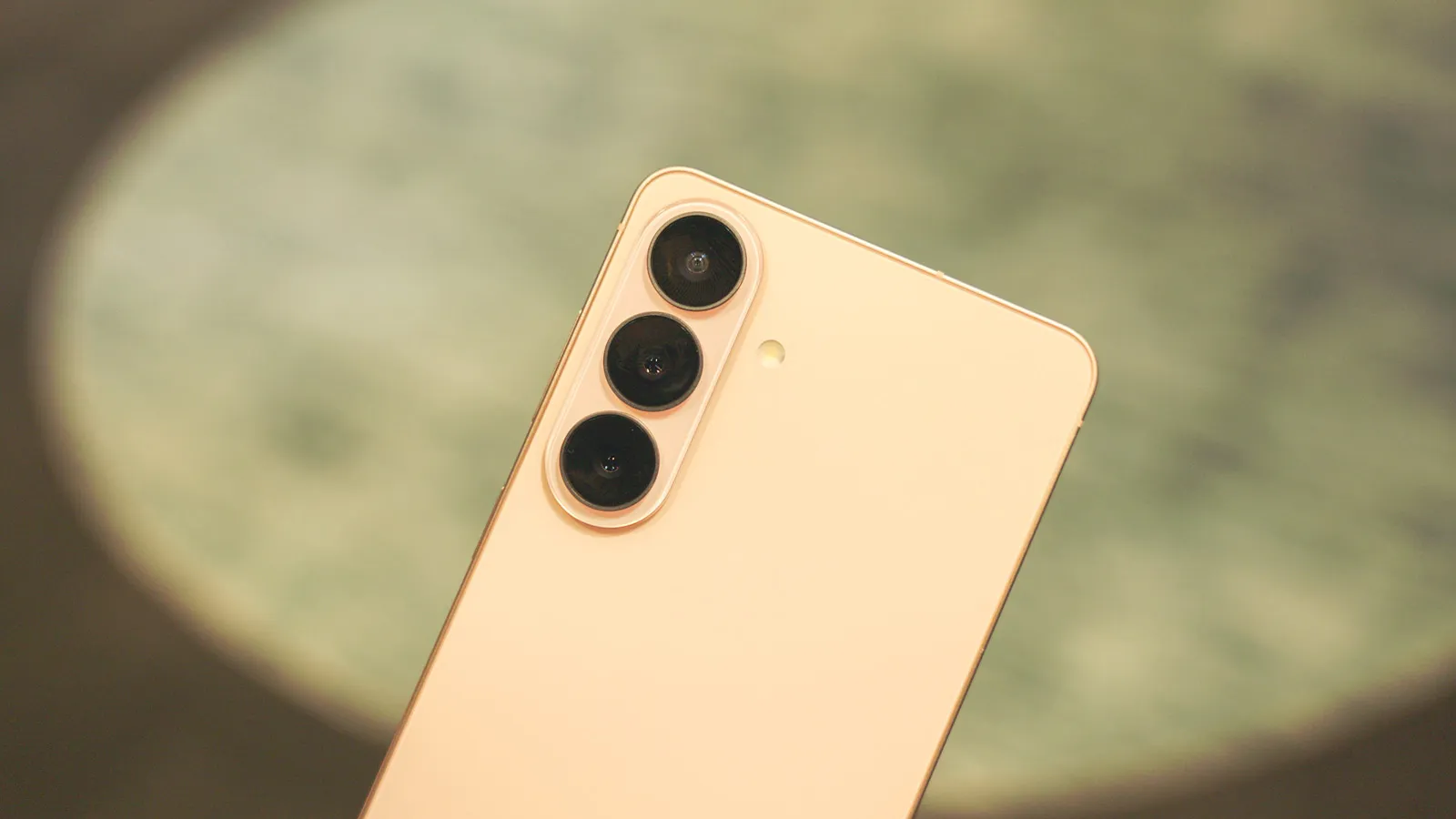 Le puissant Samsung Galaxy S26 Plus est en baisse de 437 euros sur Rakuten 2 Caméras du Samsung Galaxy S26