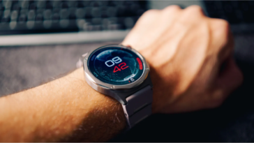Montres intelligentes si élégantes qu'elles sont parfaites à porter avec un costume et en tenue de gala