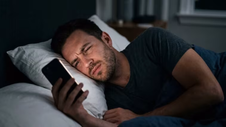 Pourquoi le téléphone provoque des maux de tête dans le noir 1 Pourquoi le téléphone provoque des maux de tête dans le noir