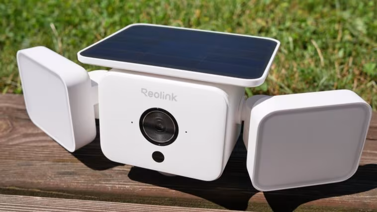 Reolink Solar Floodlight Cam Test Review Batterie Netcost (10)