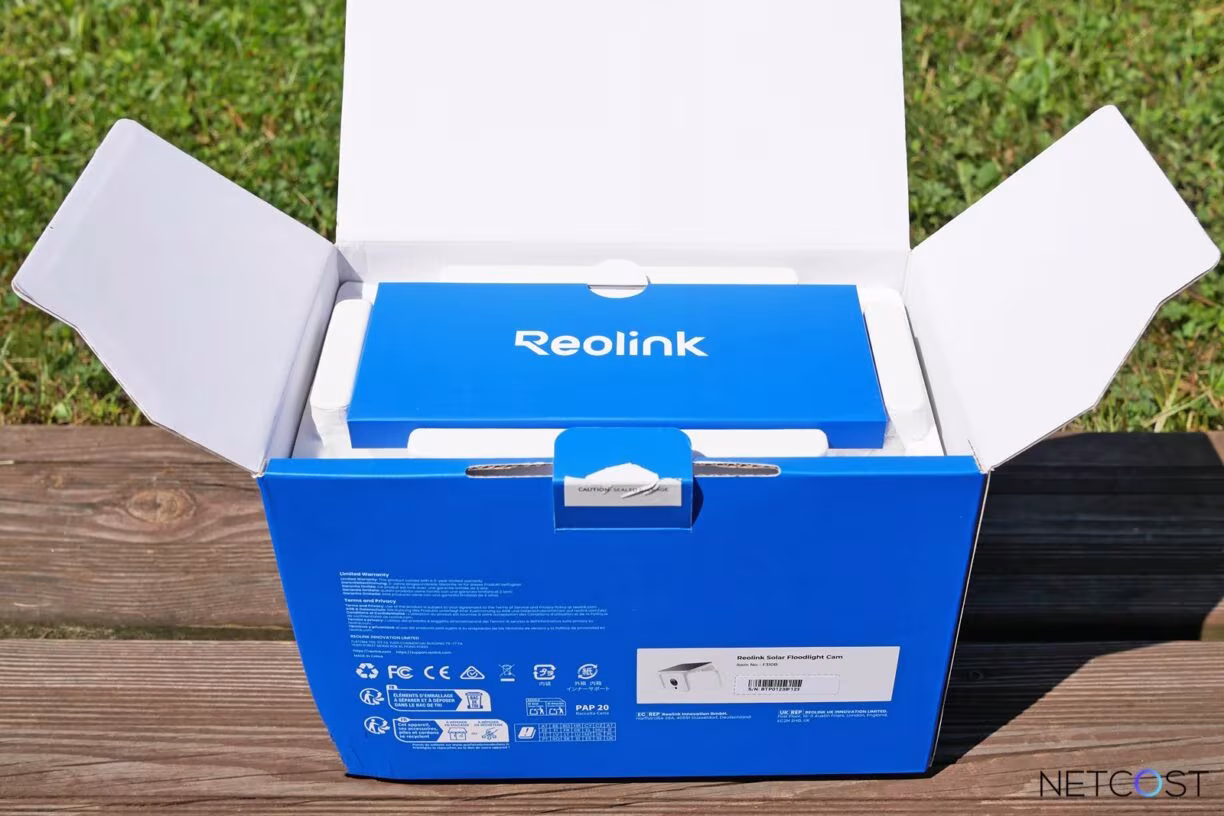 TEST Reolink Solar Floodlight Cam : Caméra de sécurité Wi-Fi solaire éblouissante et dissuadante 3 Reolink Solar Floodlight Cam Test Review Batterie Netcost (2)