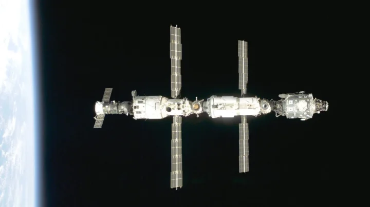 Astronautes de la Station spatiale internationale contraints de se réfugier suite à une fuite d'air alarmante 3 1780854199 512 Astronautes de la Station spatiale internationale contraints de se refugier