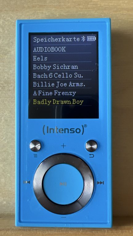 Intenso Video Scooter BT : l'héritier spirituel de l'iPod Nano 8 Sélection de musique