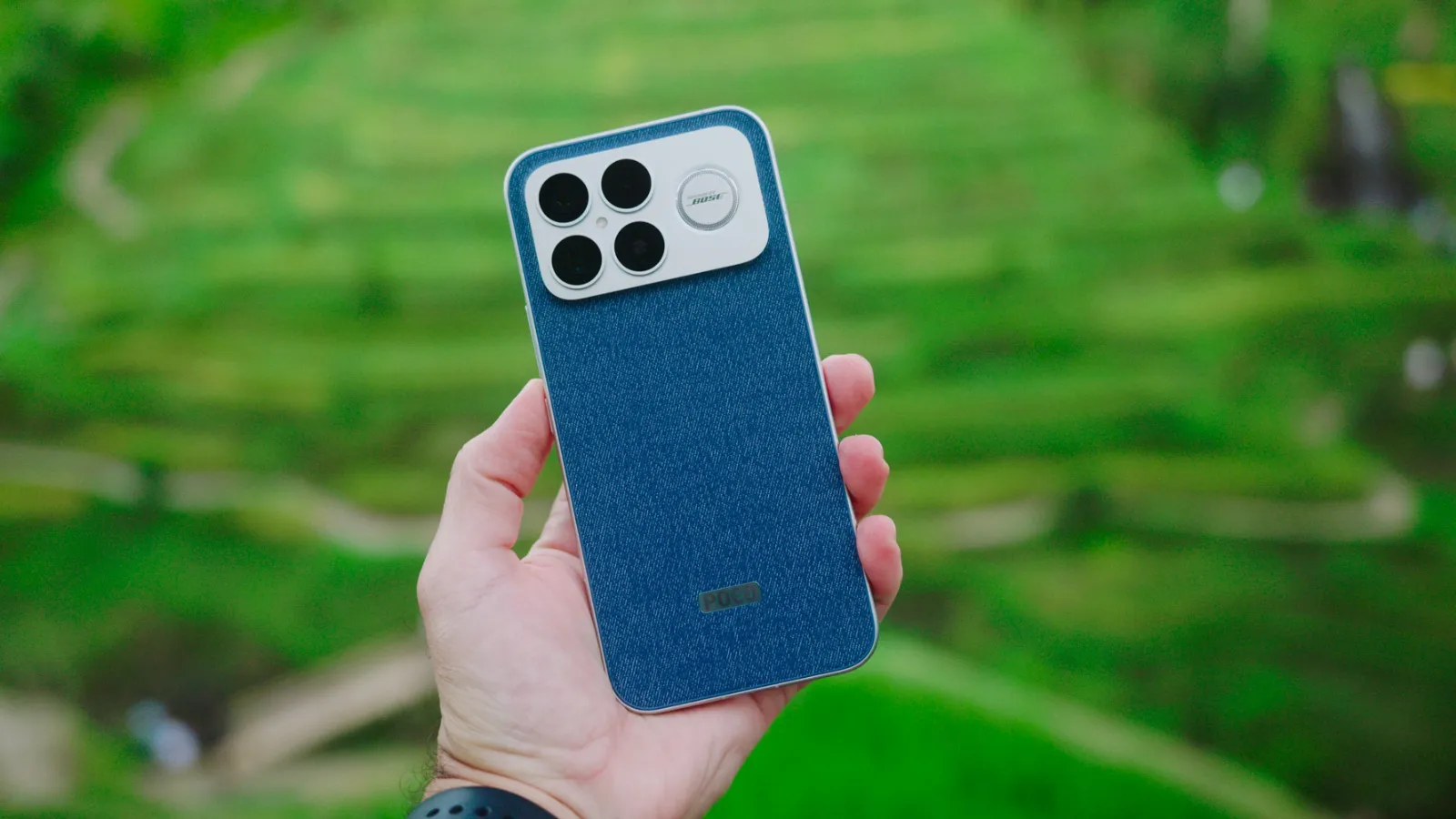 Cela fait deux mois que j'utilise le POCO F8 Ultra et je peine à trouver un meilleur téléphone à 500 euros 3 Design du POCO F8 Ultra