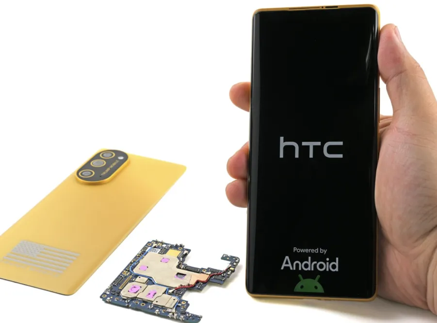 Donald Trump a copié Zetta son mobile est en réalité un téléphone HTC déguisé 1 HTC U24 Pro et le Trump Mobile T1
