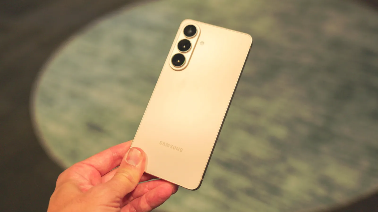 Téléphones dotés d'intelligence artificielle intégrée les meilleurs modèles pour exploiter pleinement des fonctionnalités impressionnantes 3 Design et appareils photo du Samsung Galaxy S26