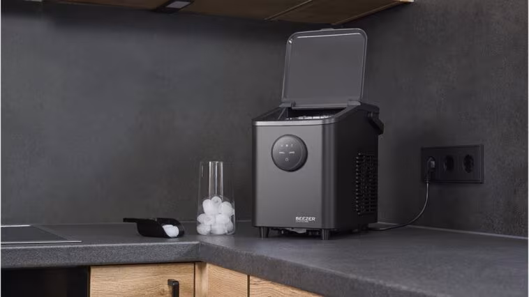 Beezer Icecube Mini : des glaçons prêts en seulement 8 minutes 2 Beezer Icecube Mini: Eiswürfel in nur 8 Minuten