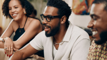 10 façons d'utiliser des lunettes IA lors de visites touristiques