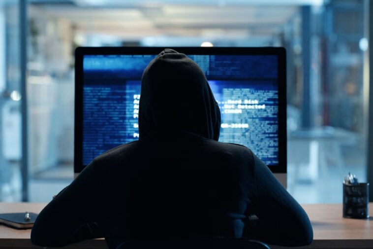 Attaques par canaux auxiliaires : comment les ordinateurs divulguent des secrets sans être piratés 1 Attaques par canaux auxiliaires : comment les ordinateurs divulguent des secrets sans être piratés