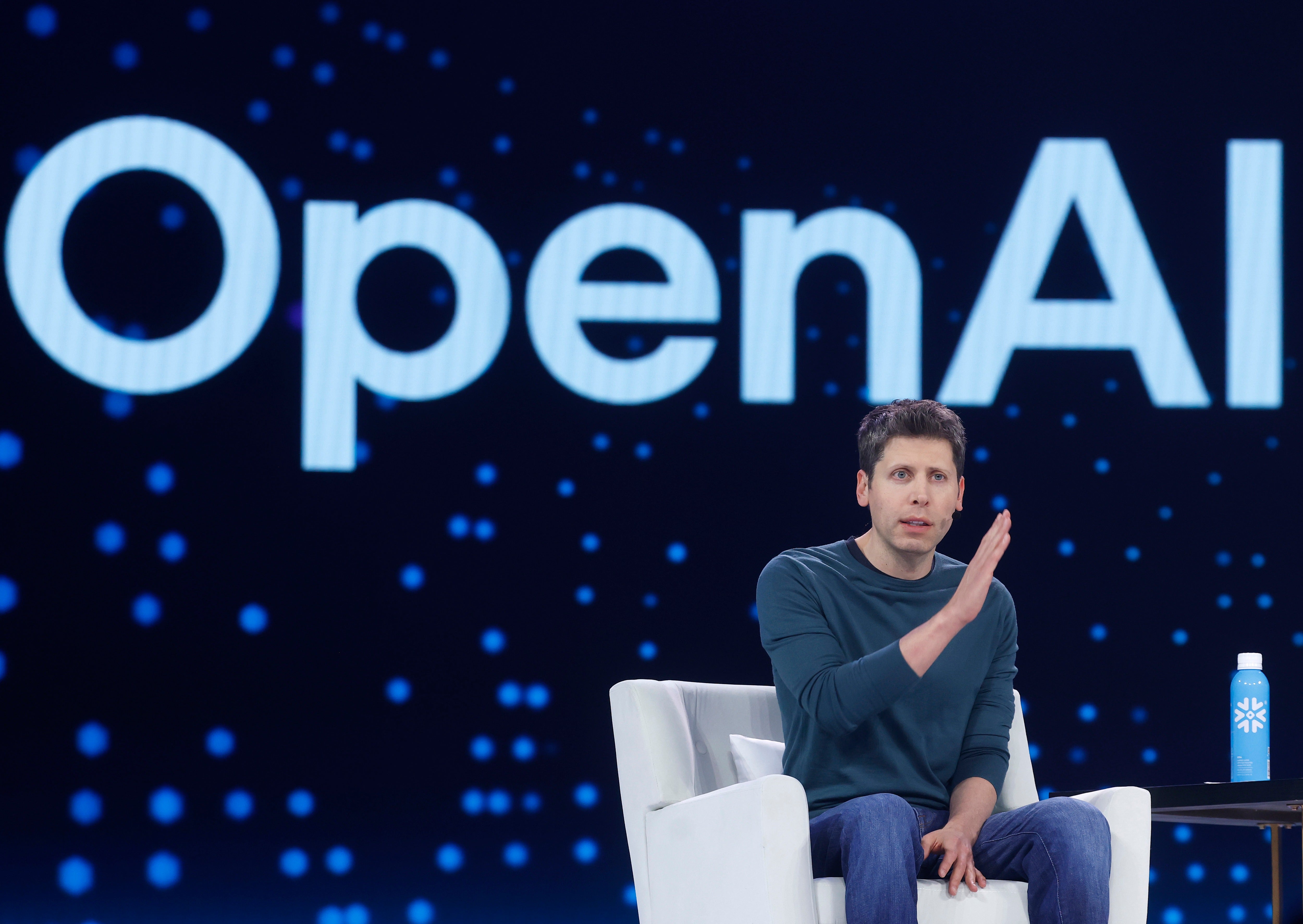 Les passionnés de maths sont la denrée la plus prisée de la Silicon Valley avec des salaires à 500 000 dollars 3 L'augmentation des salaires provient de l'adoption du machine learning et des grands modèles de langage par les sociétés de trading. Ce virage met Wall Street en concurrence directe avec les laboratoires d'IA comme OpenAI