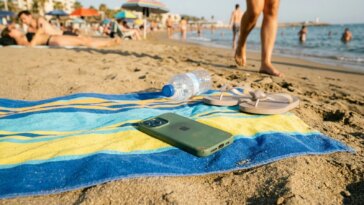 Le grave danger de partir à la plage avec seulement son téléphone