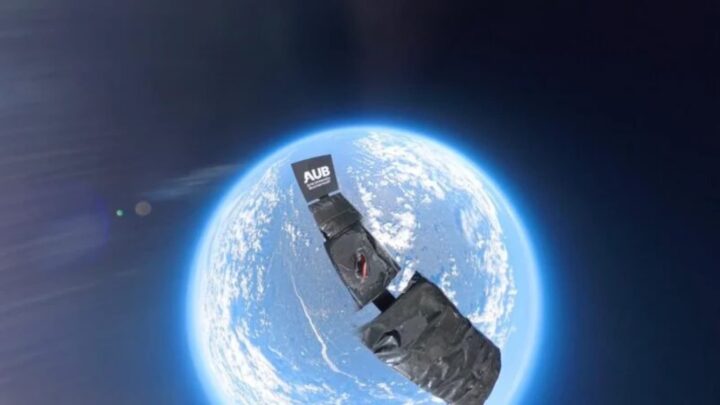 L'étudiant a envoyé une caméra dans la stratosphère pour "photographier" l'énergie de l'Univers 2 Équipement photographique de Tom dans l’espace, à très haute altitude au-dessus de la Terre.