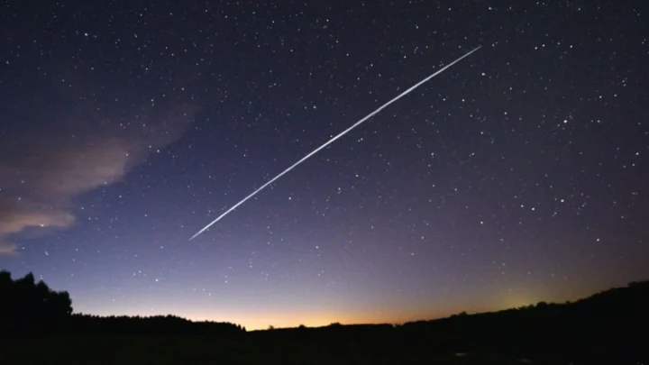 SpaceX a déjà désorbité 260 satellites Starlink depuis le début de l’année, et des centaines d'autres suivent 4 SpaceX a deja desorbite 260 satellites Starlink depuis le debut