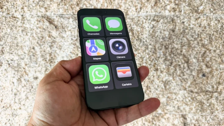 Une fonctionnalité secrète de l'iPhone parfaite pour les petits et les aînés 2 iPhone avec le Contrôle Assisté pour personnes âgées