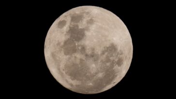 Une fusée SpaceX abandonnée est en trajectoire de collision à grande vitesse avec la Lune 26 Une fusée SpaceX abandonnée est en trajectoire de collision à grande vitesse avec la Lune