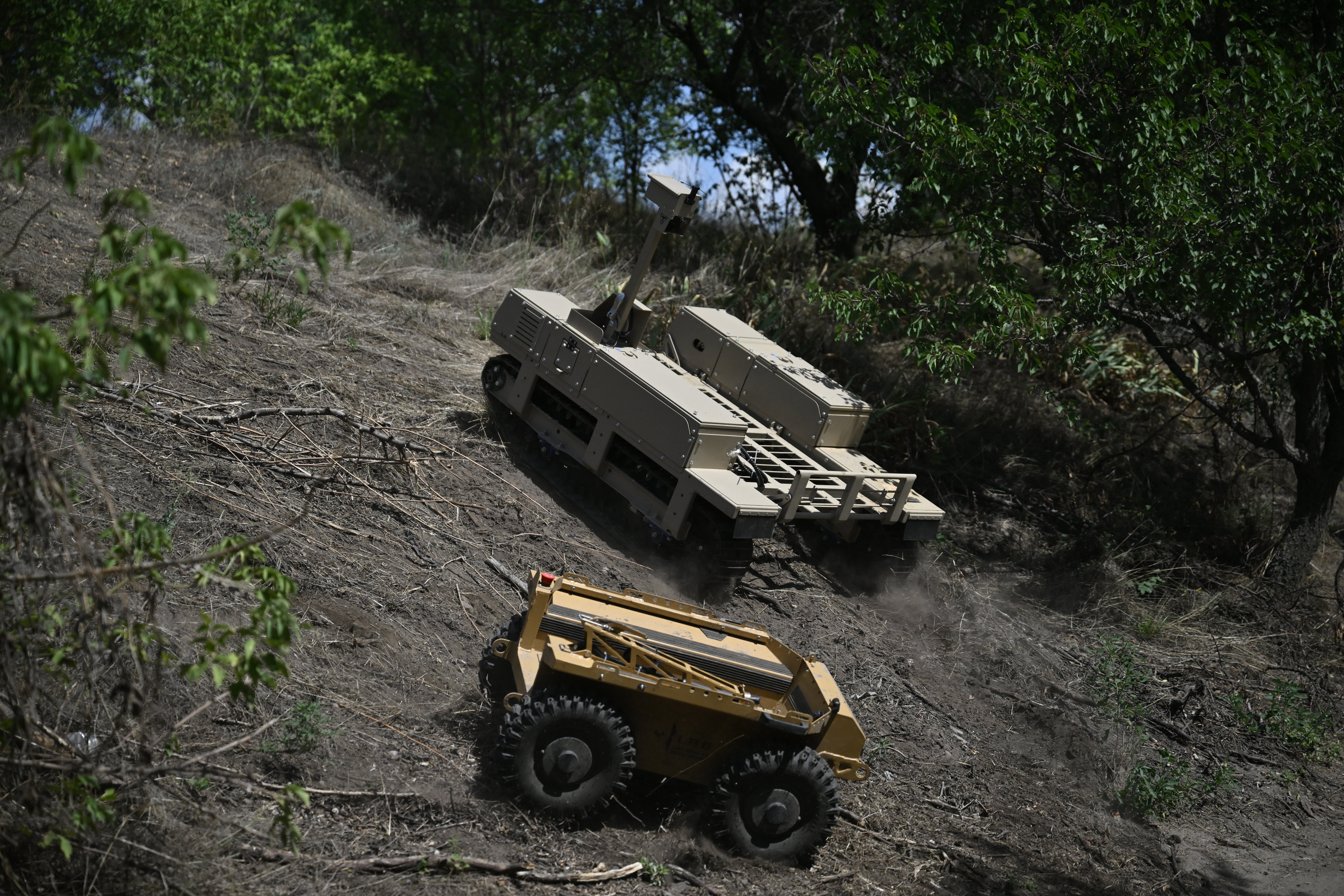 Des soldats robots sont en train d’être fabriqués en Amérique pour mener les guerres de demain 6 Des drones et des robots militaires non armés sont largement utilisés dans la guerre en Ukraine