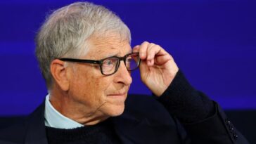 Bill Gates met en garde contre des attaques biologiques potentielles par l'IA