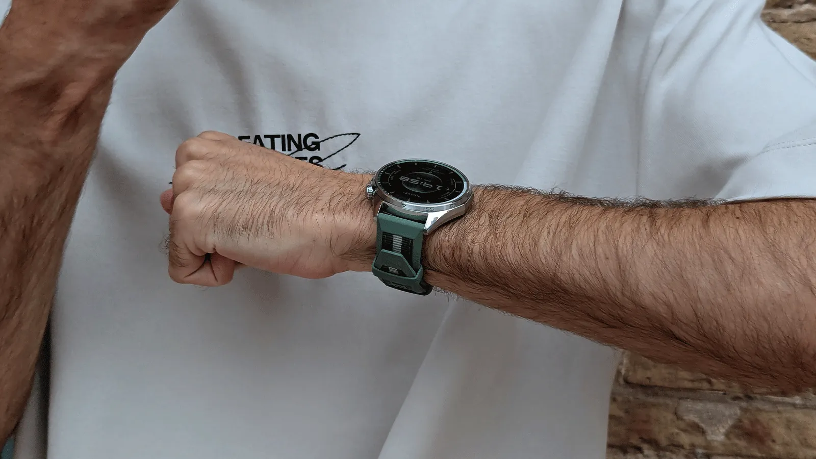 Astuces et fonctions cachées pour maîtriser les montres Huawei comme un expert 4 Bracelet vert de la Huawei Watch GT 6