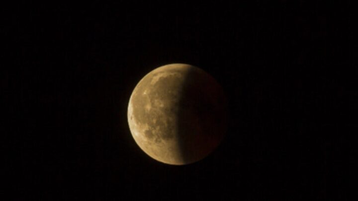 Apres le Soleil cest au tour de la Lune