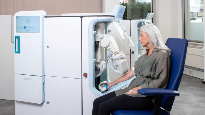 Robô infirmier autorisé, il prélève le sang en totale autonomie 2 Robo infirmier autorise il preleve le sang en totale autonomie