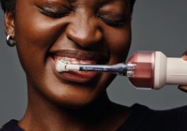 Dyson lance une brosse à dents avec caméra